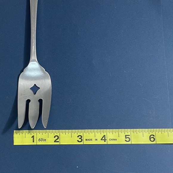 Vintage Oneida Flatware Lakewood Pattern Meat Fork Slotted Spoon Serving Spoon - Picture 5 of 9